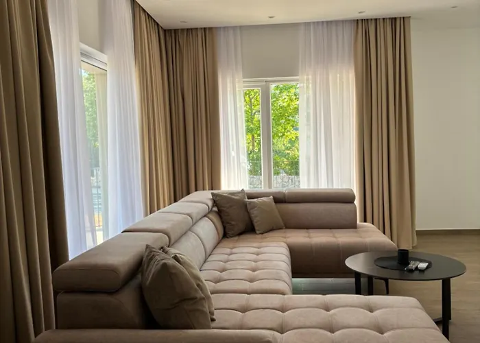 Imvelo - Spacious With Private Pool Lovreć