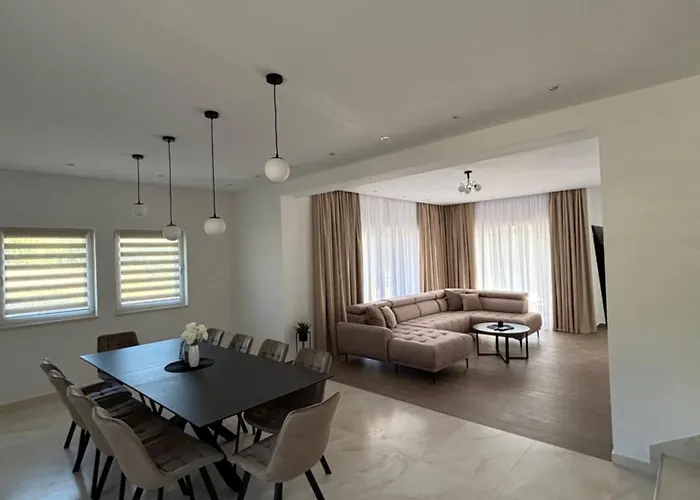 Villa Imvelo - Spacious With Private Pool Lovreć