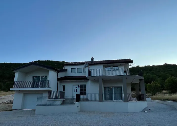 Imvelo - Spacious With Private Pool * Lovreć