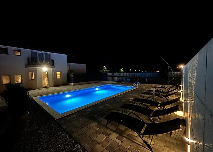 Villa Imvelo - Spacious With Private Pool *