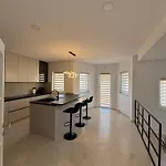 Imvelo - Spacious With Private Pool Lovreć