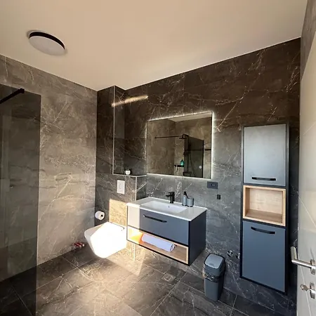 Imvelo - Spacious With Private Pool