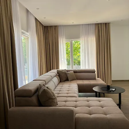 Imvelo - Spacious With Private Pool Lovreć