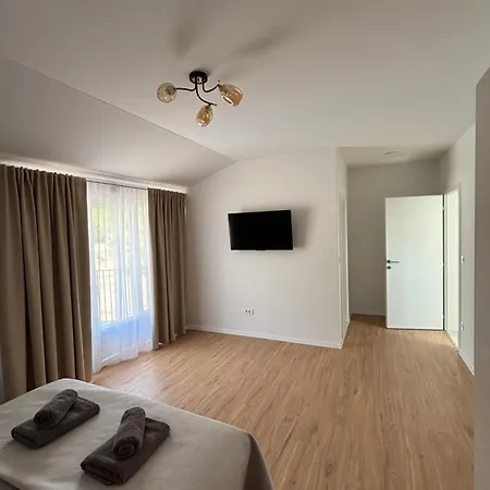Imvelo - Spacious With Private Pool 빌라 Lovreć
