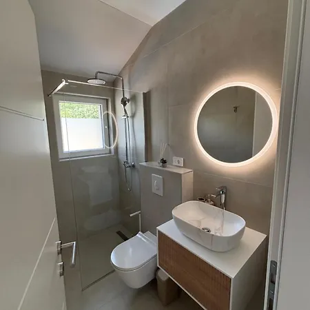 Imvelo - Spacious With Private Pool Lovreć