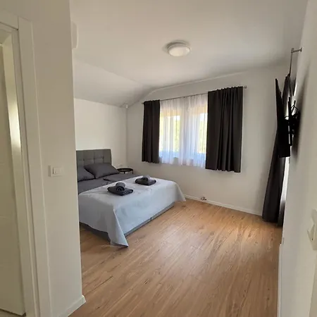 Imvelo - Spacious With Private Pool *