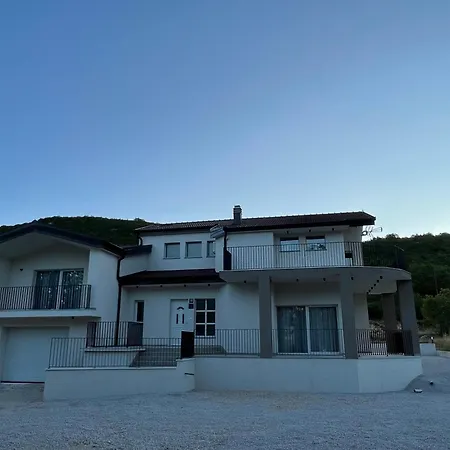 Imvelo - Spacious With Private Pool * Lovreć