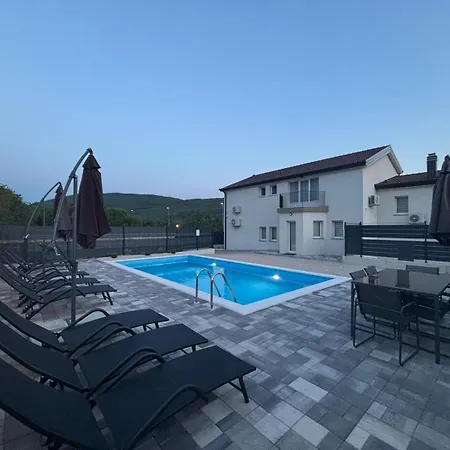 Villa Imvelo - Spacious With Private Pool *